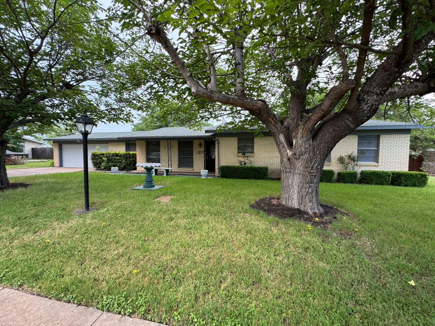 Killeen House: 605 Bellaire Dr