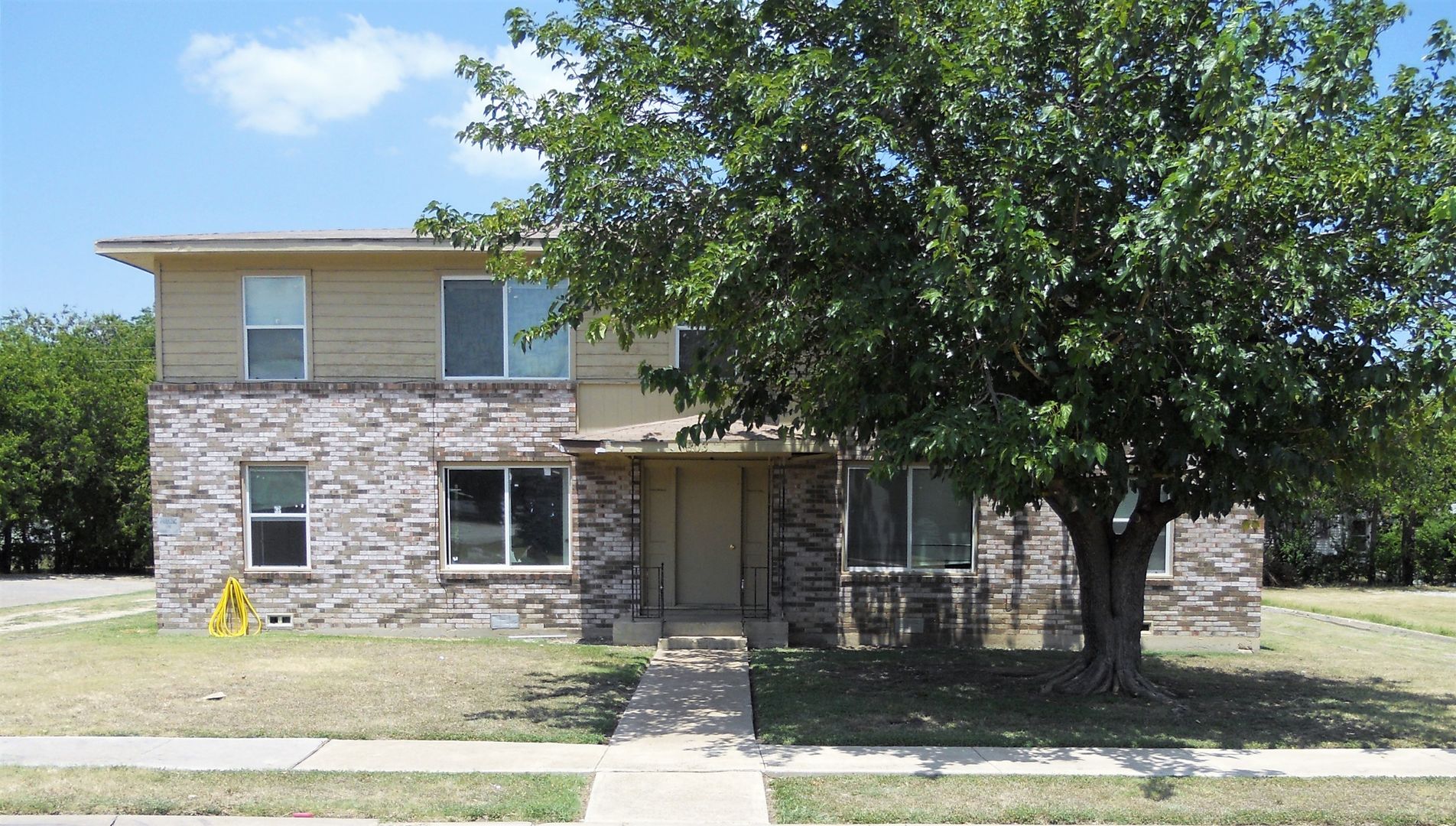 Killeen Apartment: 803 Sissom Rd
