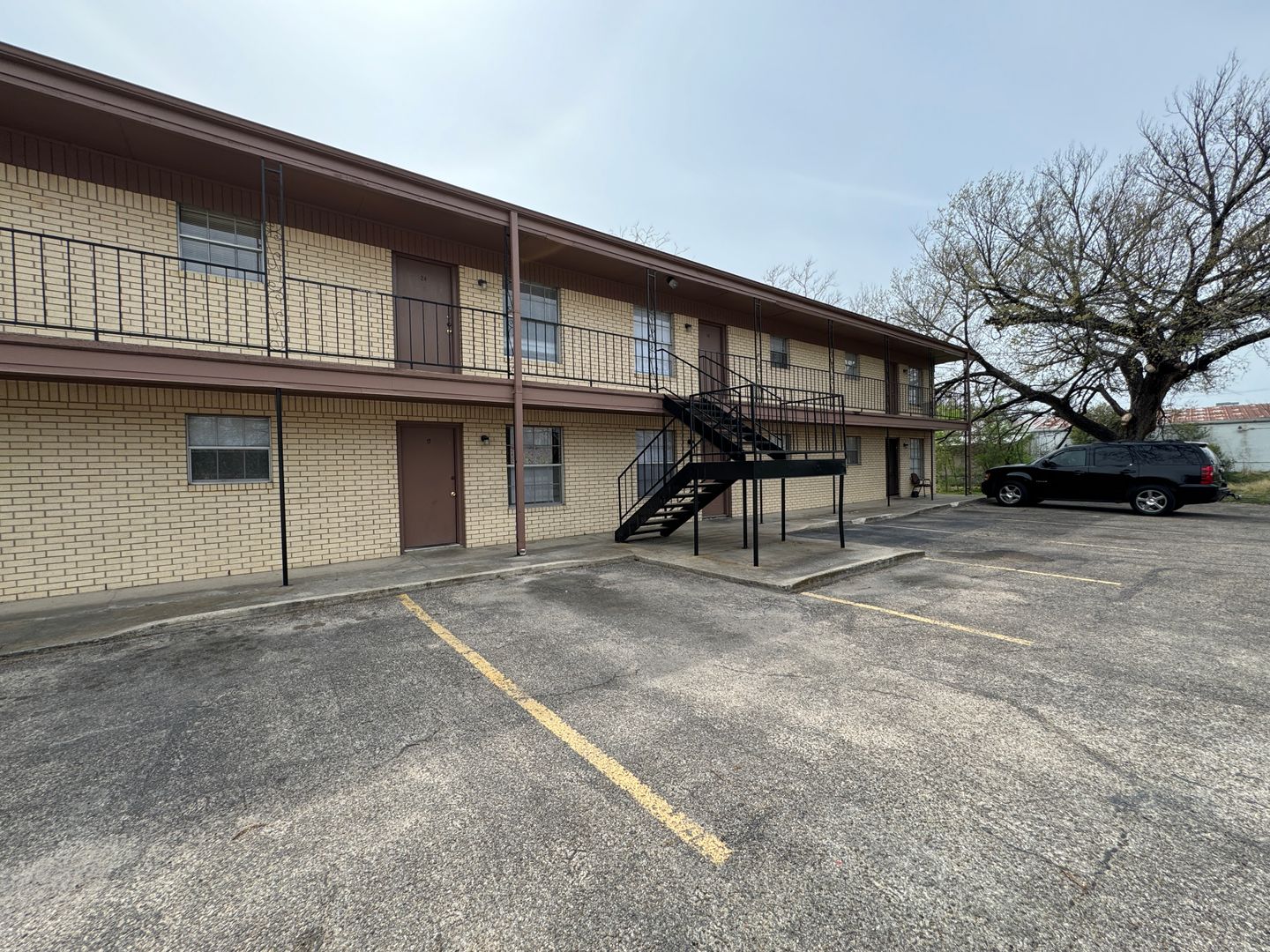 Killeen Apartment: 228 Hold St