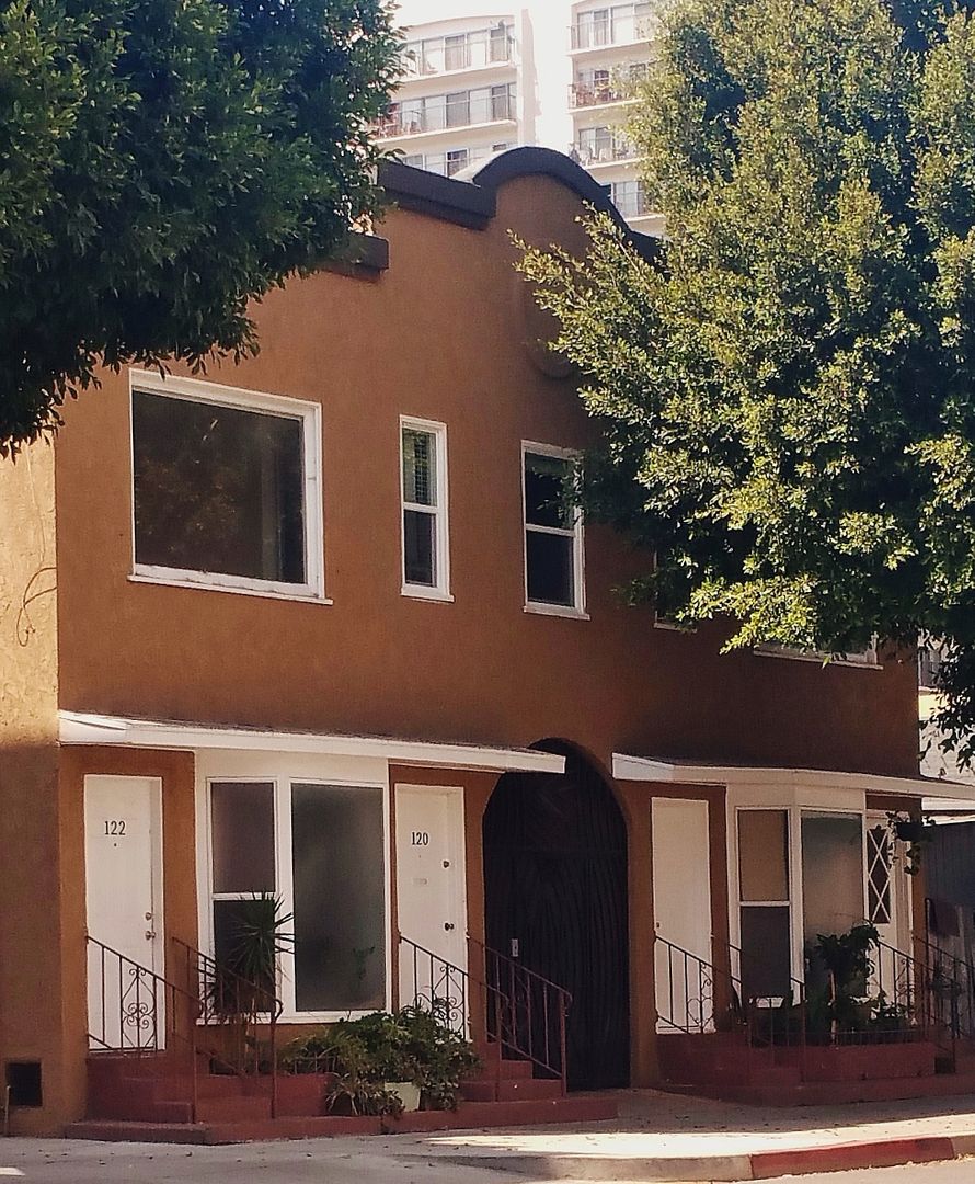 Long Beach Apartment: 120 E. 8th Street