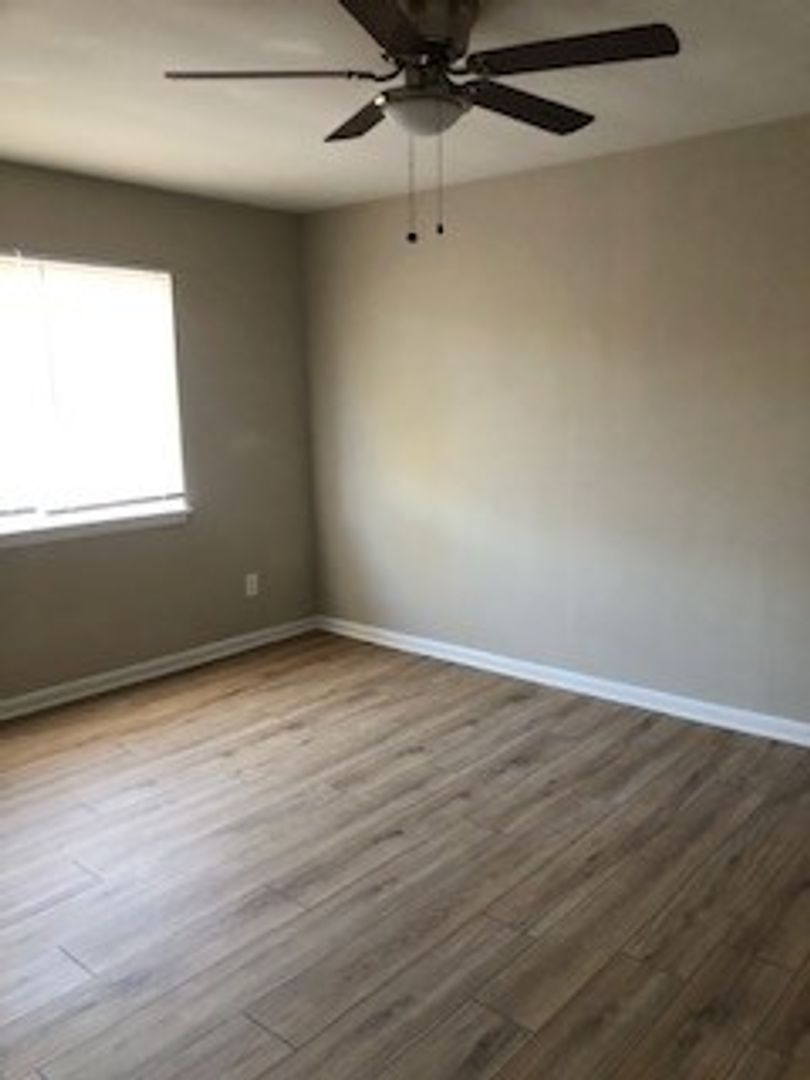 Woodlawn Apartment: 1625 Ingleside Ave