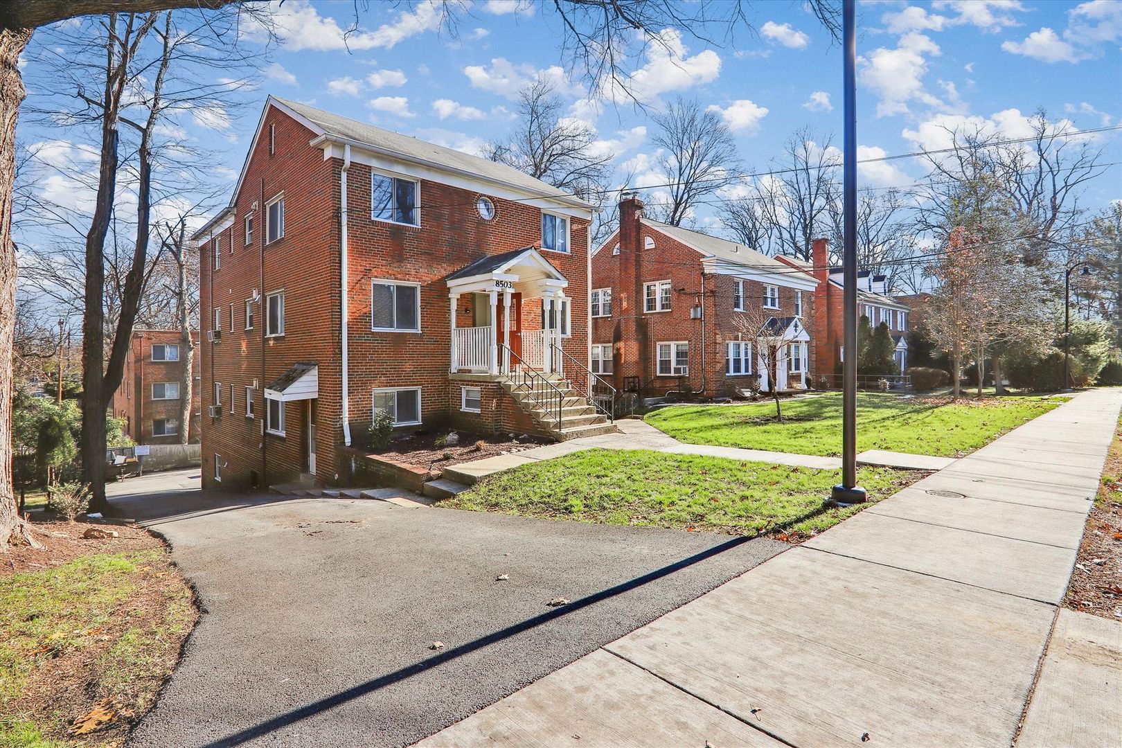 Takoma Park Apartment: 8505 Flower Ave