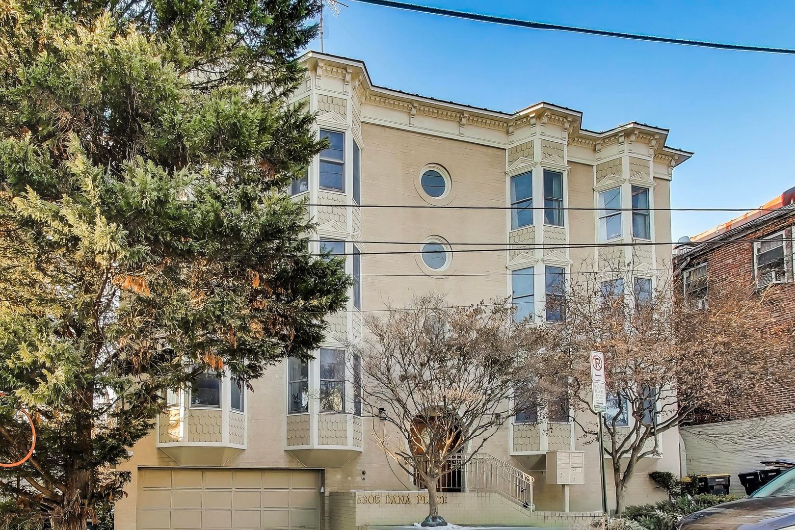 Washington Apartment: 5305 Dana Place NW