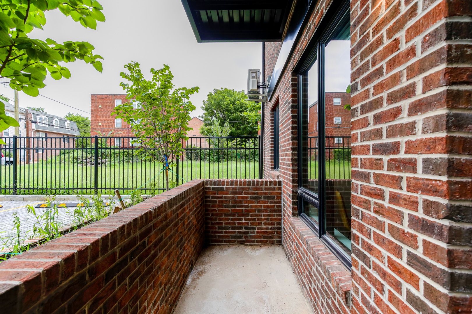 Washington Apartment: 1928 Naylor Rd SE