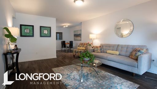 Expansive Three-Bedroom Apartments Offering Comfort, Storage, and Modern Style – photo 1