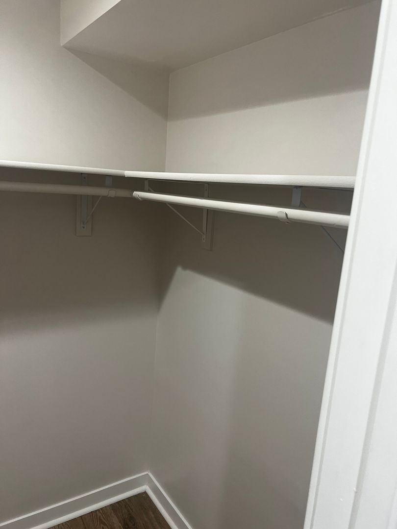 Washington Apartment: 1516 Marion Barry Ave SE