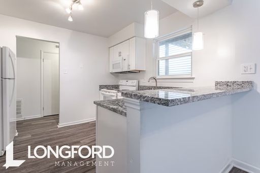 One Month Free on Modern One-Bedroom Apartments – photo 1