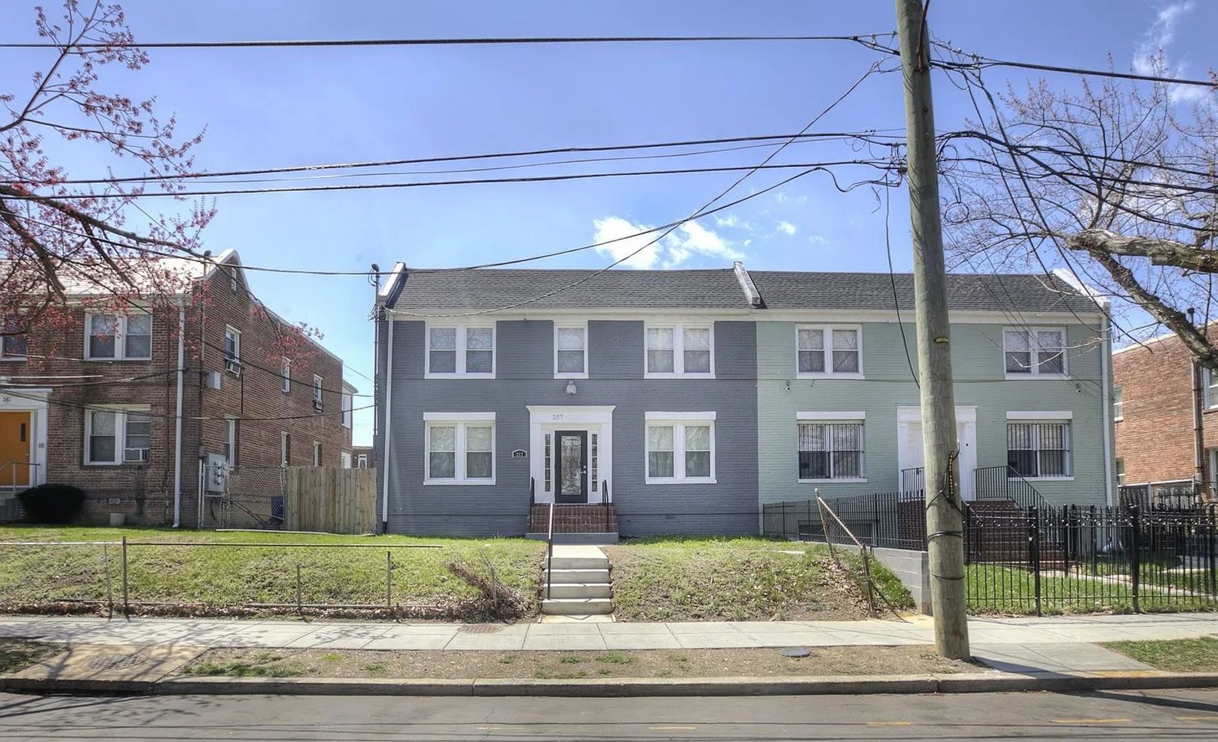 Washington Apartment: 257 Newcomb St SE