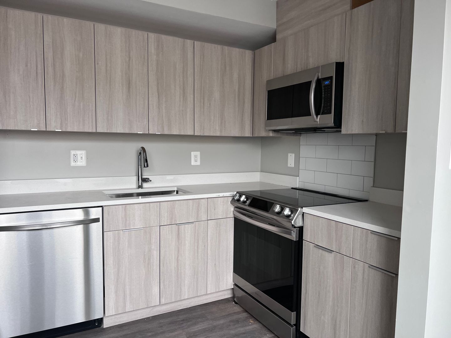 Washington Apartment: 622 - 624 Girard St NE