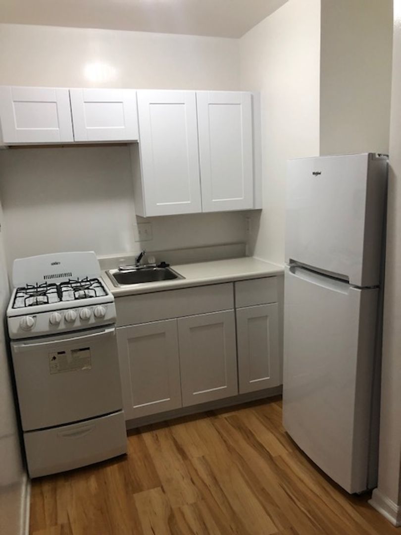Baltimore Apartment: 707 Nottingham Road