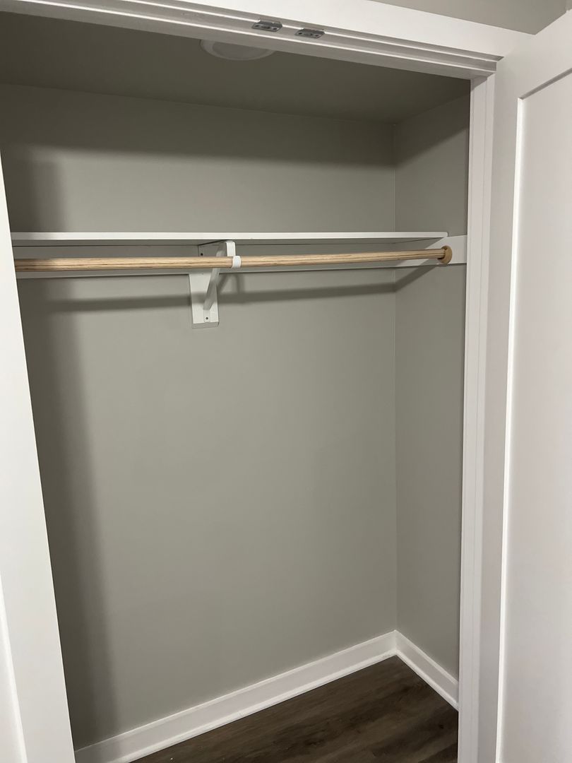 Washington Apartment: 622 - 624 Girard St NE