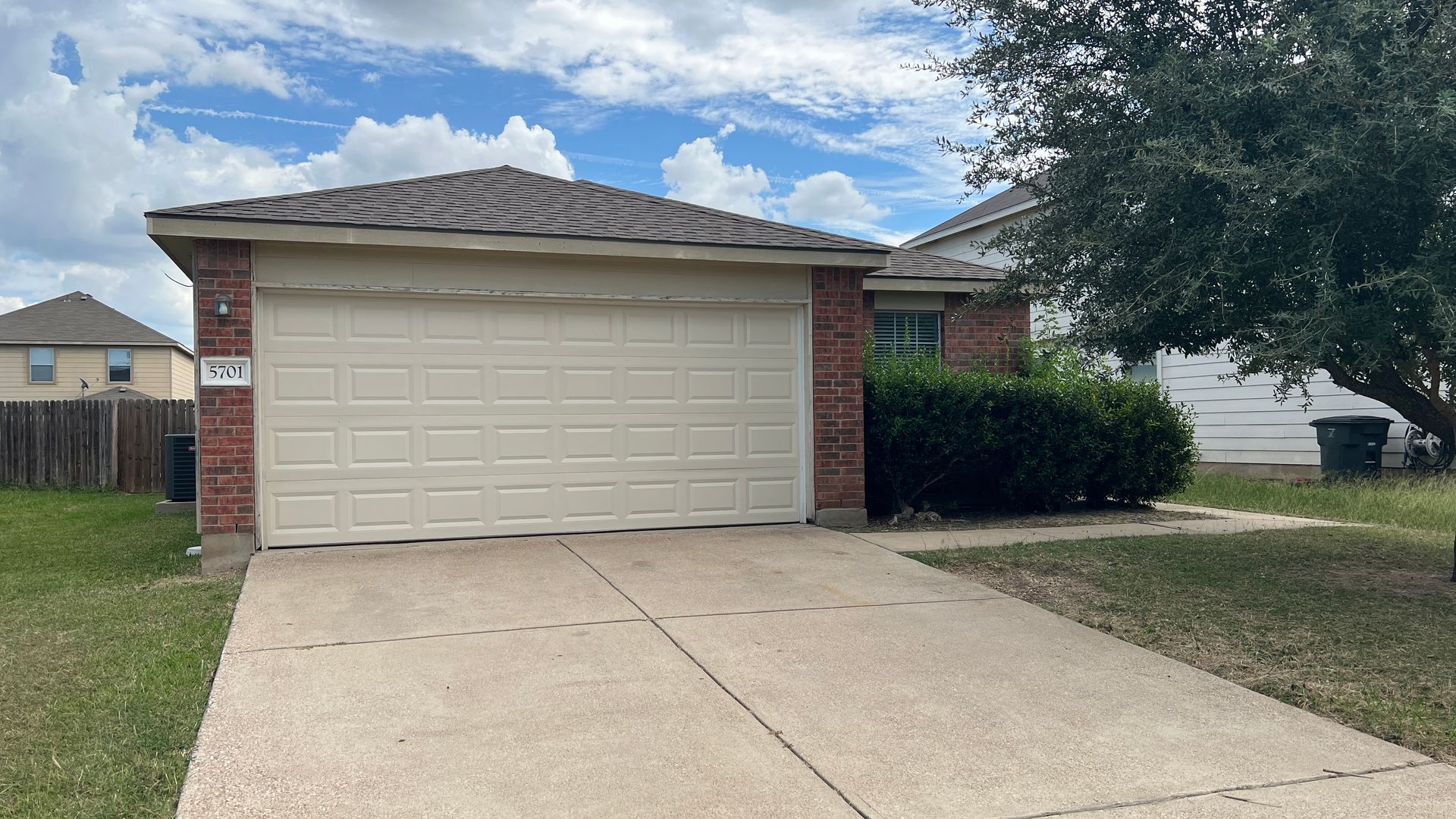 Killeen House: 5701 Capricorn Loop
