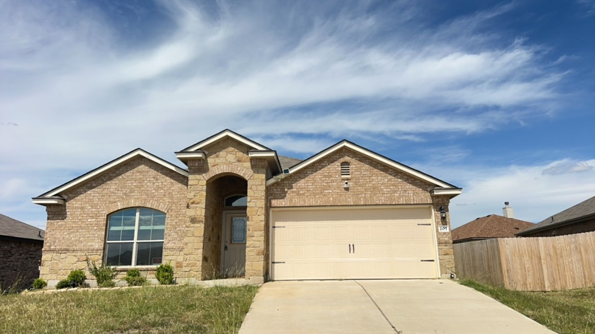 Killeen House: 207 Ken Dr