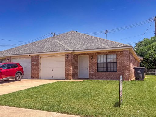 3802 Hitchrock Dr.. LONGHORN PROPERTIES. – photo 1