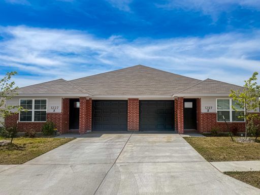 1227-A Lexington Dr. LONLGHORN PROPERTIES.. ** Move In Special - 1/2 Off First Full Months Rent** – photo 1