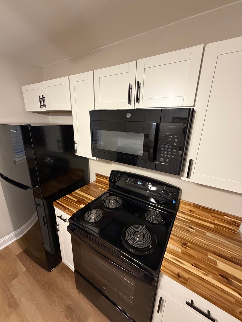 North Charleston Apartment: 5527 Read St