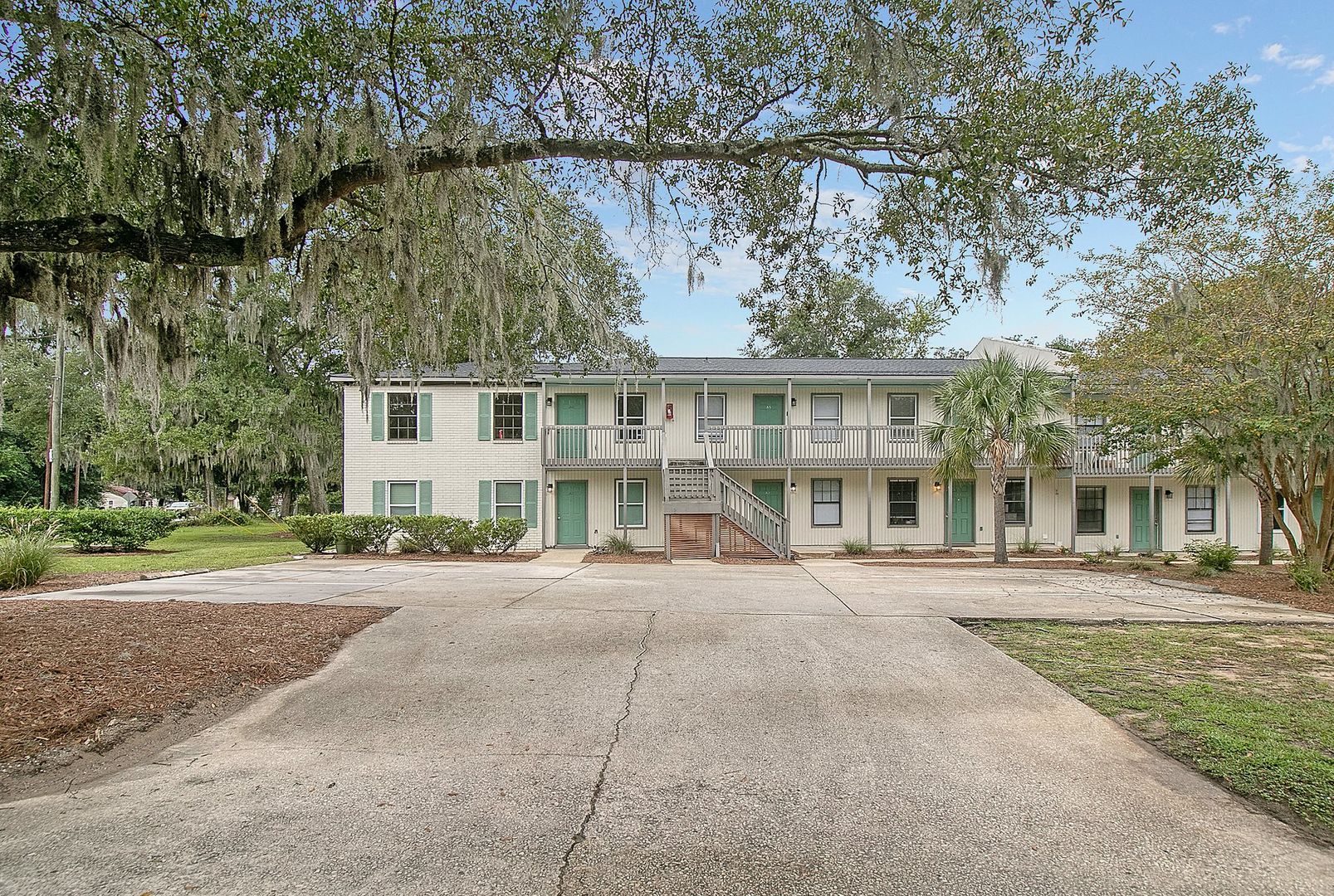 North Charleston Apartment: 4003 S Rhett Ave