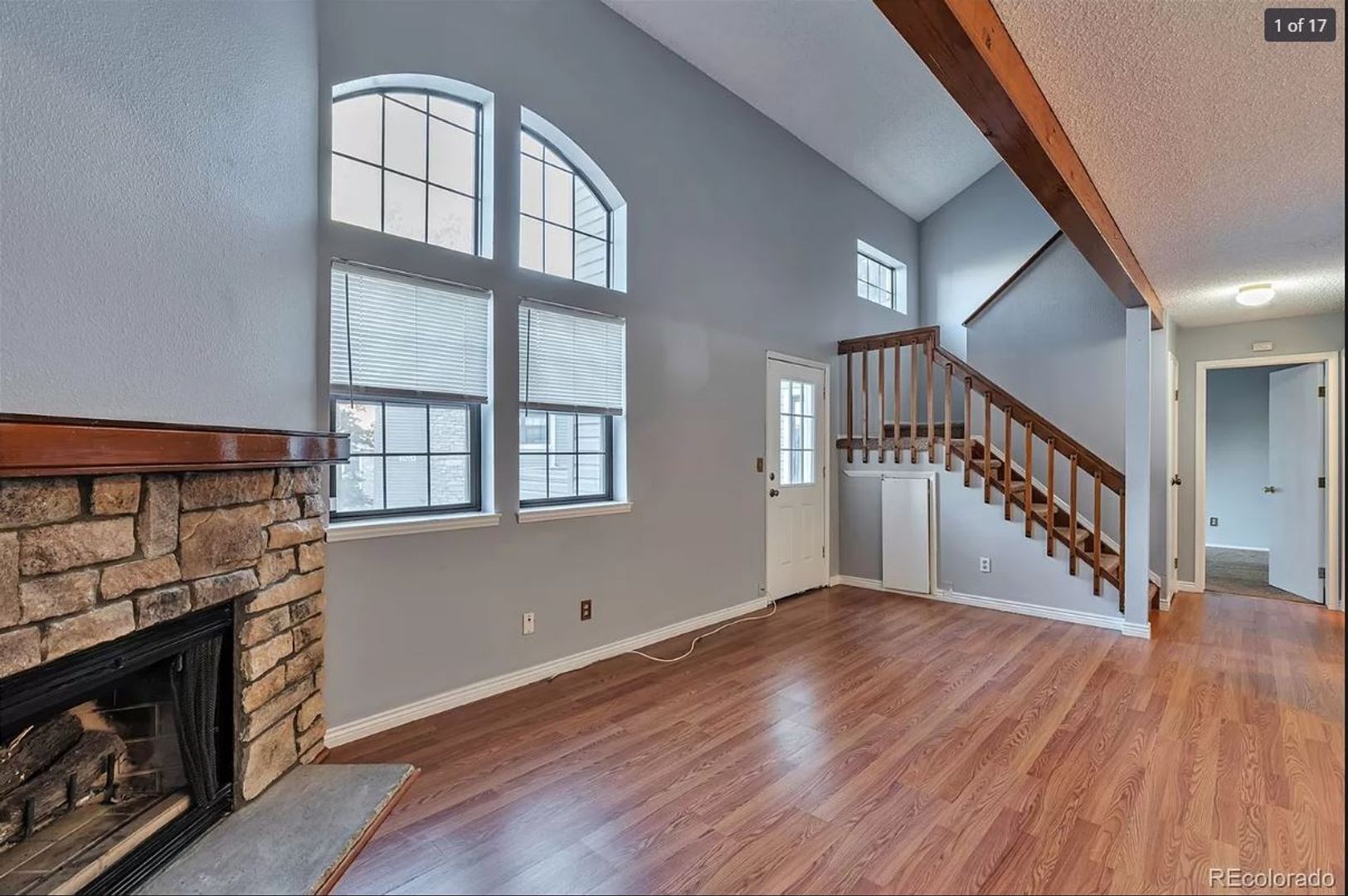 Aurora Apartment: 942 S Walden St