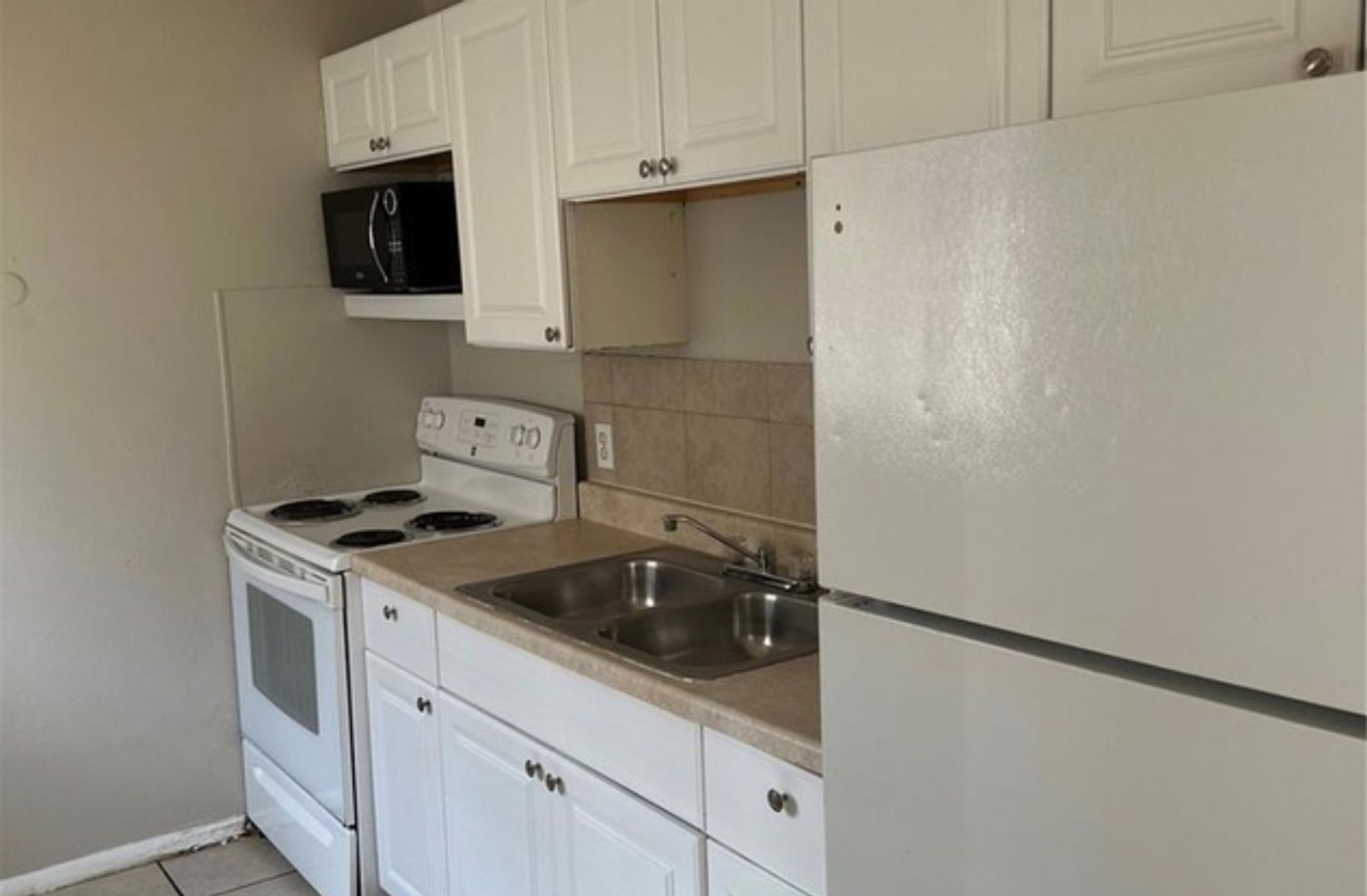 AURORA Apartment: 1578 Macon St