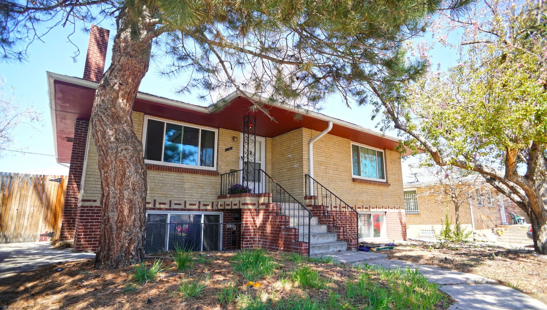 Aurora Apartment: 1125 Dayton St