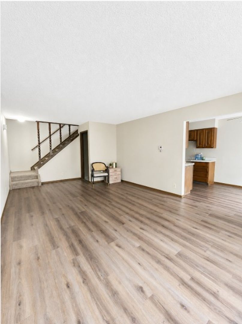 Thornton Apartment: 9777 Orangewood Dr