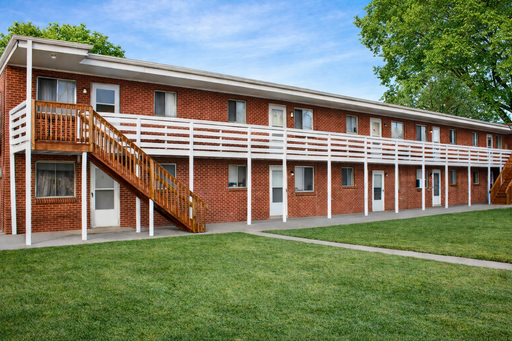 1/2 off 1st month's rent | Prime Lakewood Location | Long Realty & Property Management – photo 1