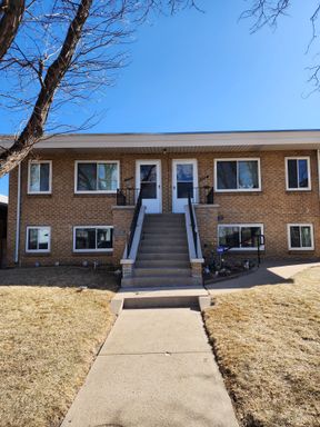 Long Realty & Property Management - All included condo close to Downtown Denver **Amazon Gift Card** – photo 1