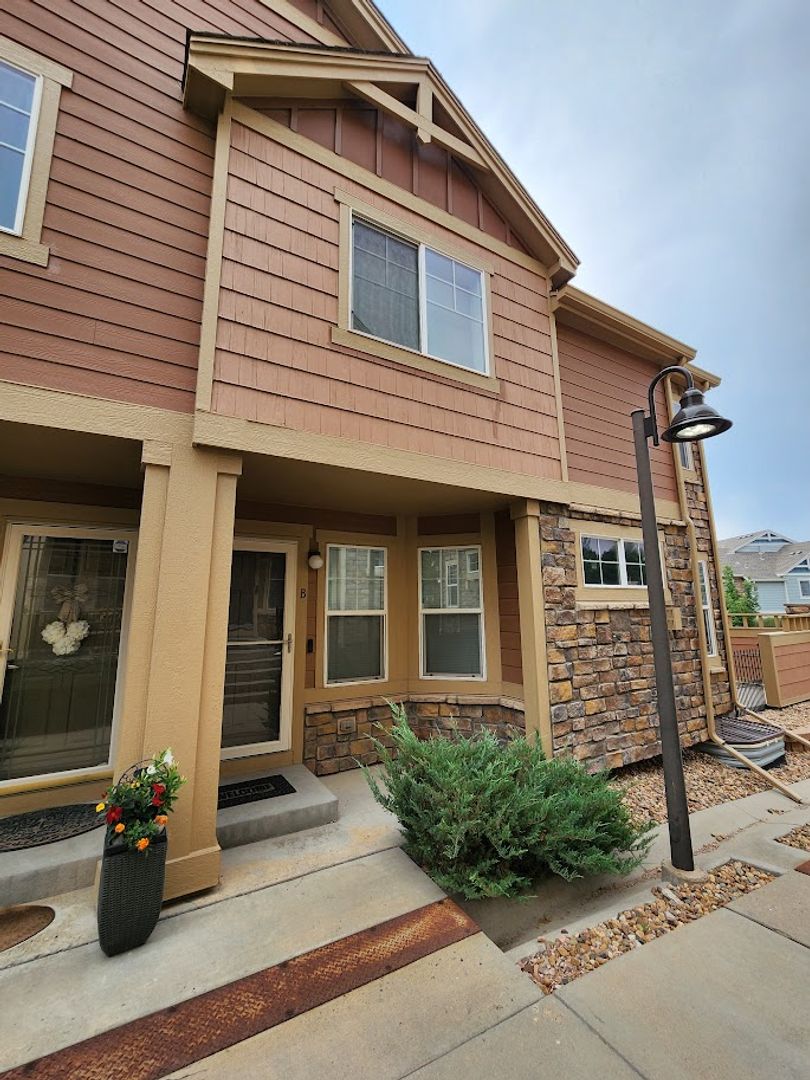 Aurora Apartment: 23525 E Platte Dr