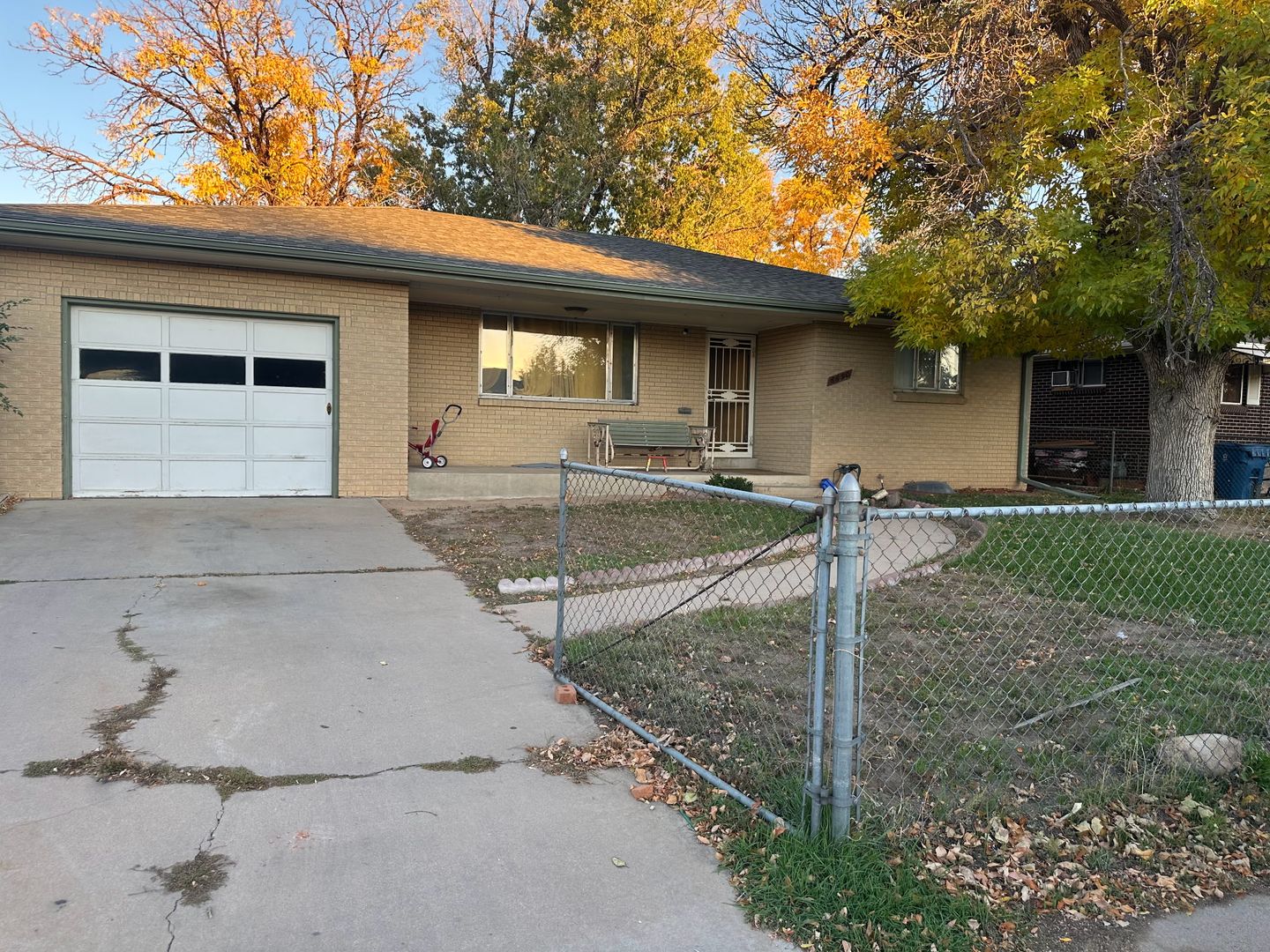 Commerce City House: 6690 Magnolia St