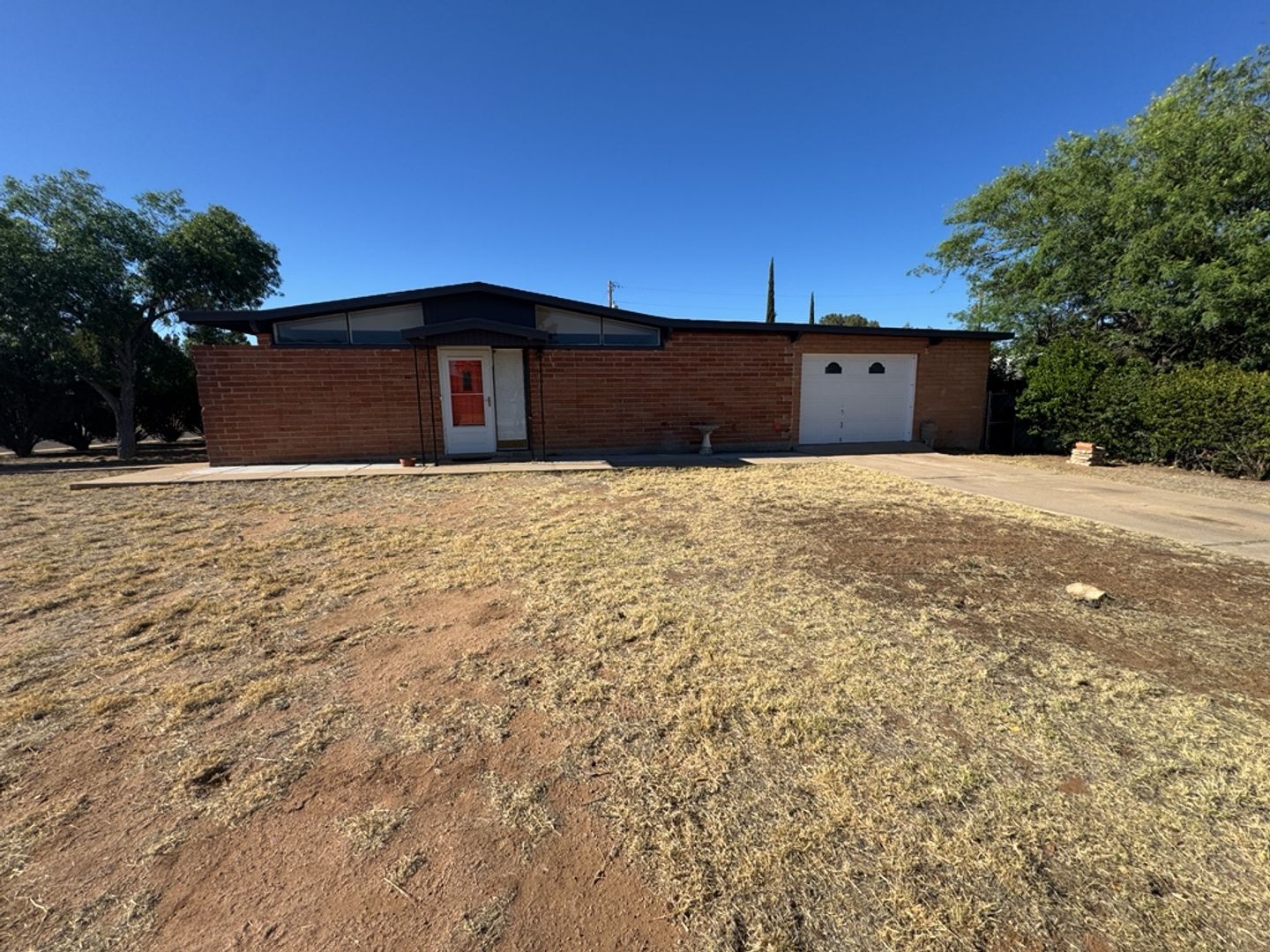 Sierra Vista House: 4501 Pine Tree Drive