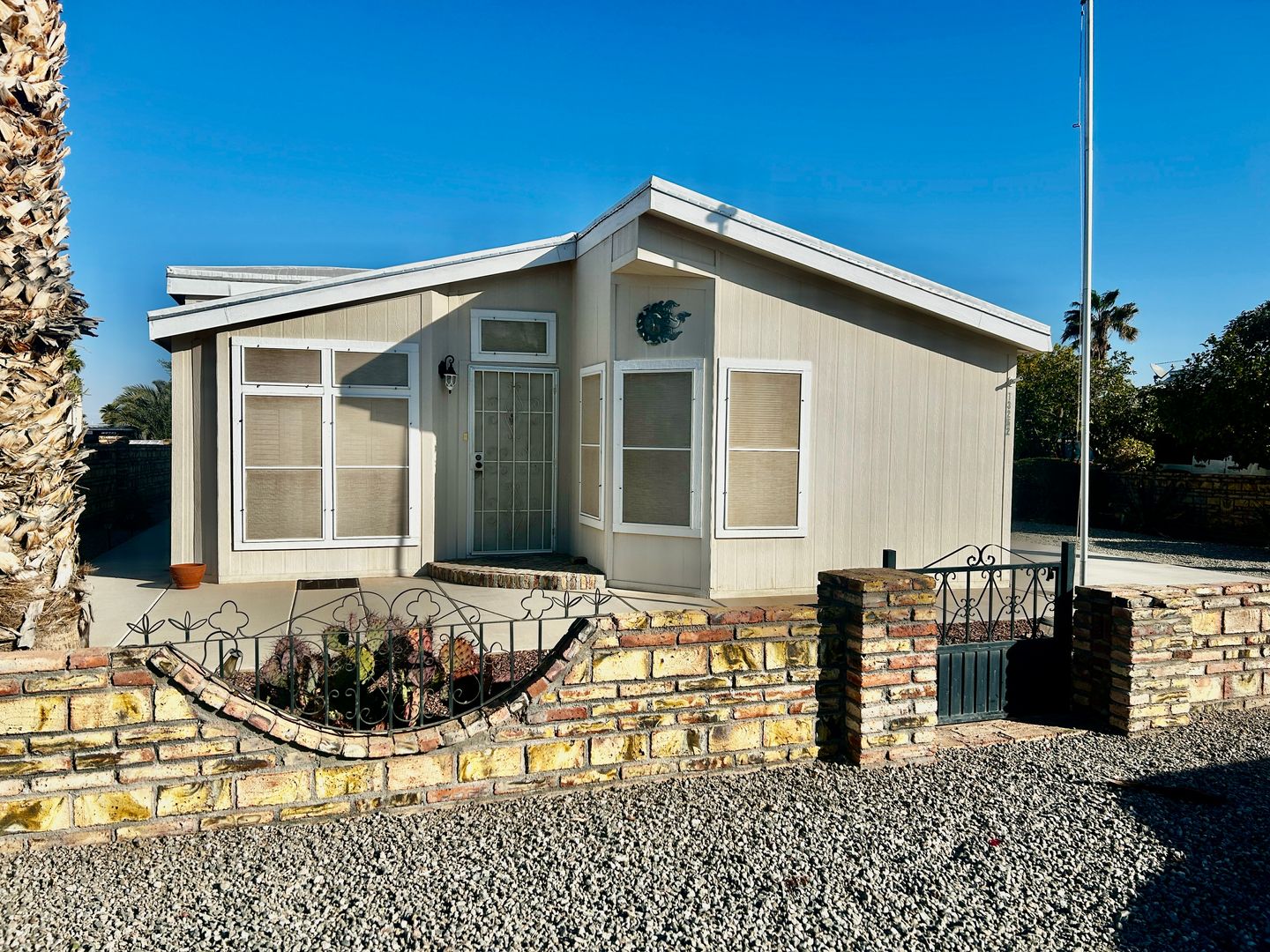 Yuma House: 13252 E. 50th St