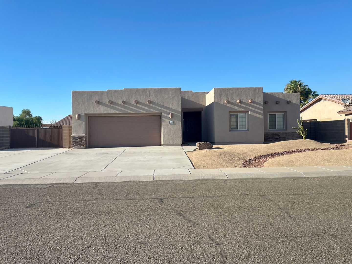 Yuma House: 11628 E 27TH PLACE