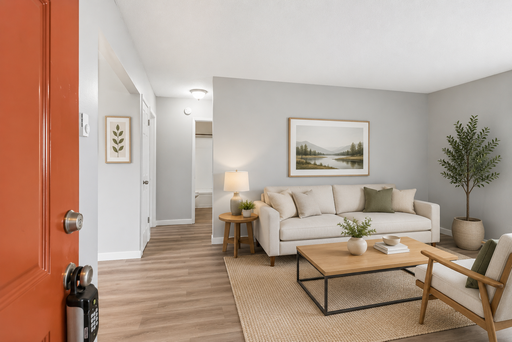 $500 MOVE IN SPECIAL!! Downstairs, Charming 2 Bedroom, 1 Bathroom, Pet Friendly Apartment with Street Parking, Storage and Laundry On Site! – photo 1