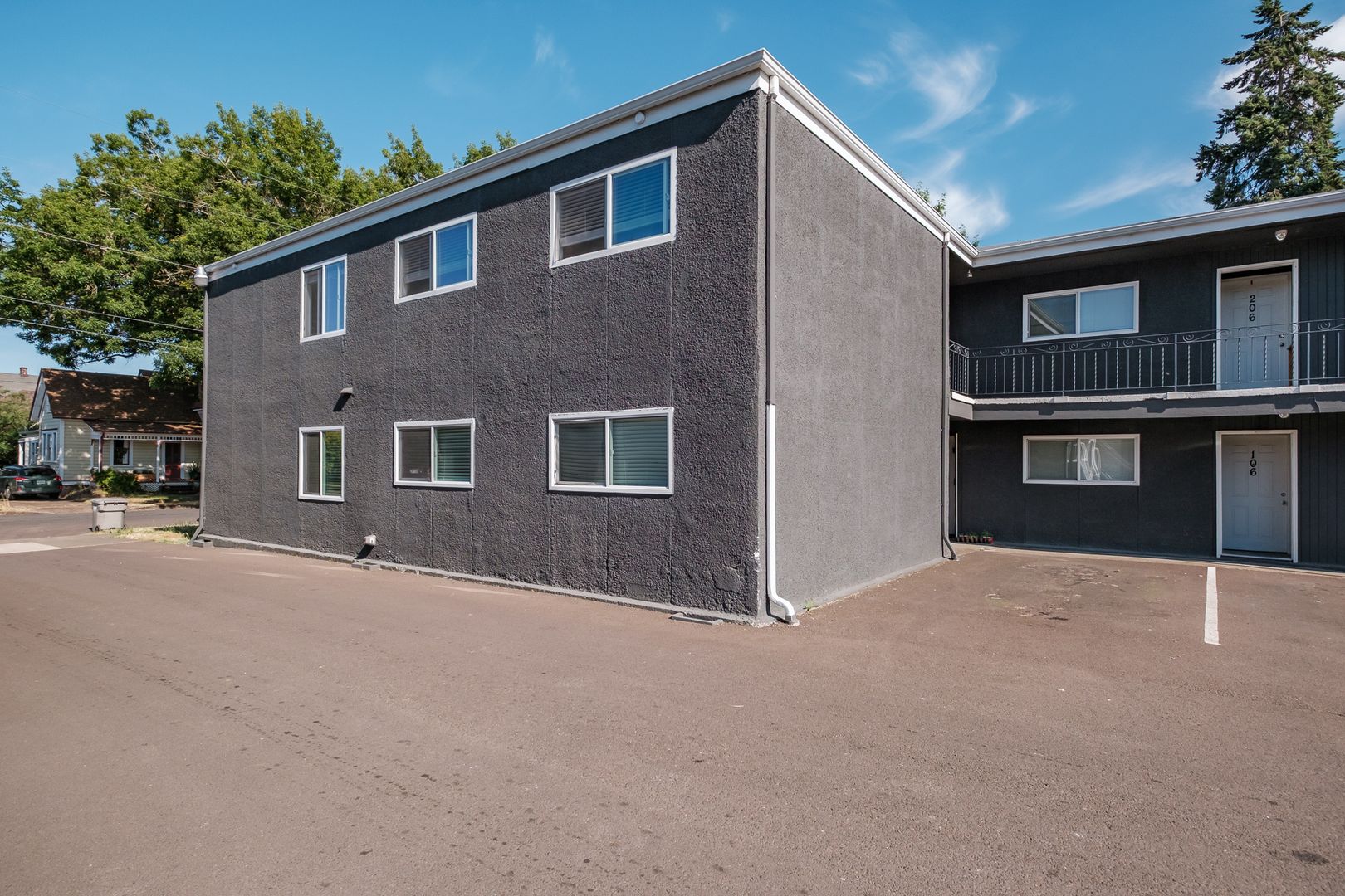 Albany Apartment: 208 5th Ave SE