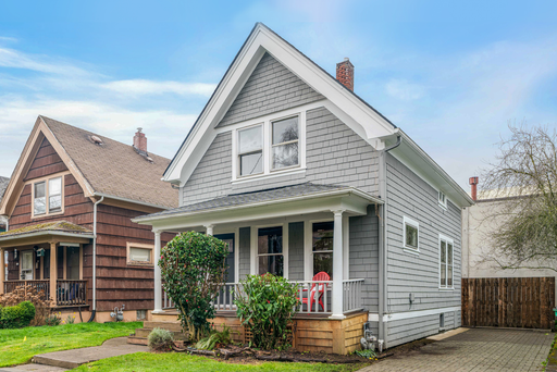 Charming 3 Bedroom House | Fenced Backyard | Covered Porch | Basement Storage | Bonus Room | Dining Nook | Natural Light | 1 Car Driveway | Street Parking | LVP Flooring – photo 1