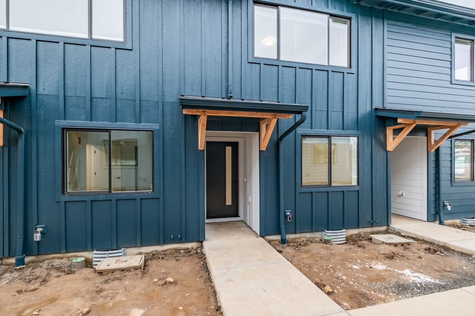 Philomath Apartment: 800-838 S 19th St