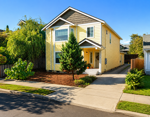 Beautiful 3 Bedroom, 2.5 Bathroom House with a 2 Car Garage and only 1 Block Away from Alberta Street! – photo 1