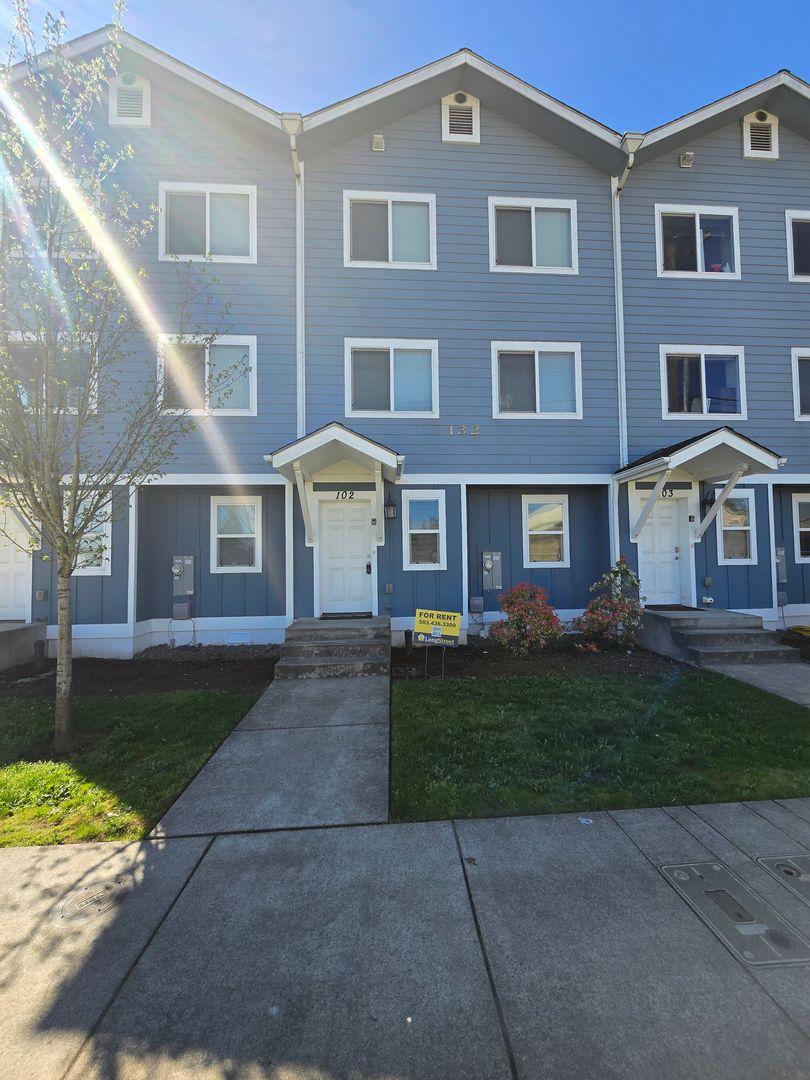 Corvallis Townhome: 132 SW Avery Ave