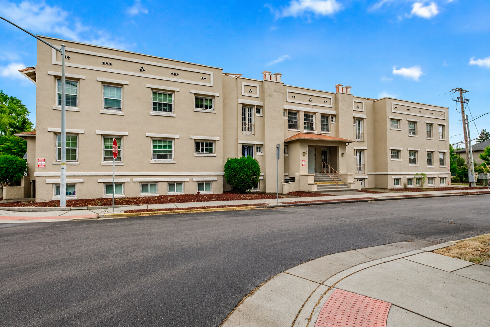 Corvallis Apartment: 204 NW 17th Street