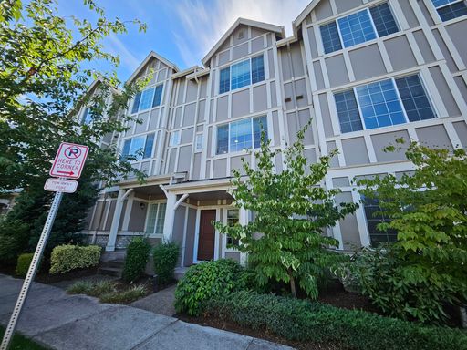 Stylish 2 Bedroom Townhouse | 2.5 Bathrooms | Hardwood Floors | Central A/C | Gas Fireplace | Office | Balcony | 1 Car Garage – photo 1