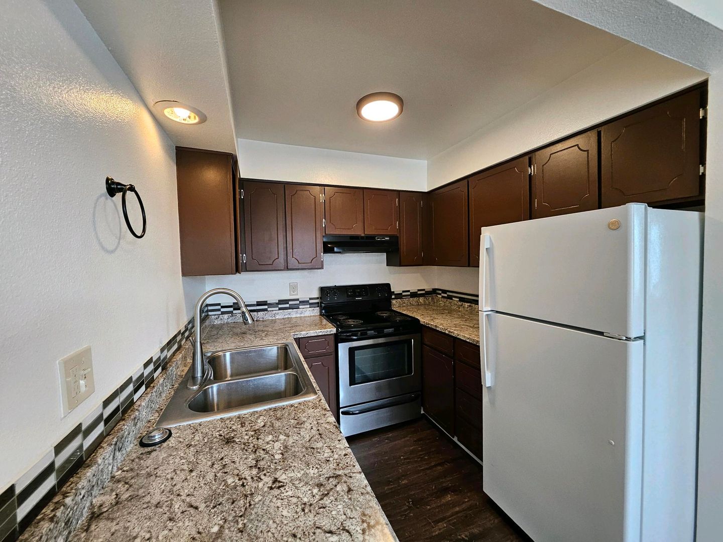 Portland Apartment: 780 NW Joy Ave