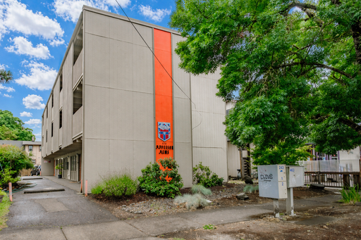 Stunning 1 Bed, 1 Bath First Floor Apartment Near OSU Campus! – photo 1