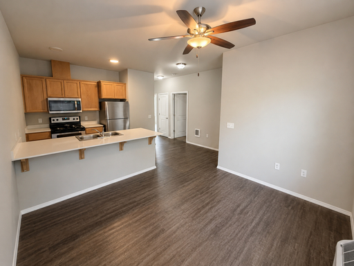 Bright 2 Bedroom Apartment | LVP Flooring | Laundry On Site | Natural Light | Private Patio | A/C – photo 1