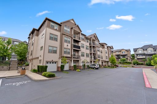 Beautiful 2 Bed Condo| Hardwood Flooring | Quartz Countertops | Clubhouse Access | Pet Friendly! – photo 1