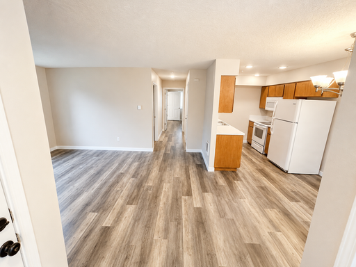 $500 Move-In Special! 1 Bedroom Apartment | Private Balcony | In Unit Laundry | Parking Lot Parking | Pet Friendly! – photo 1