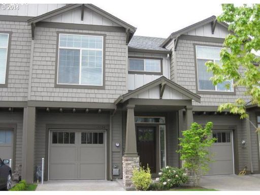 Spacious 3 Bedroom Townhouse | 1 Car Garage | Outdoor Patio | Central AC | Gas Fireplace – photo 1