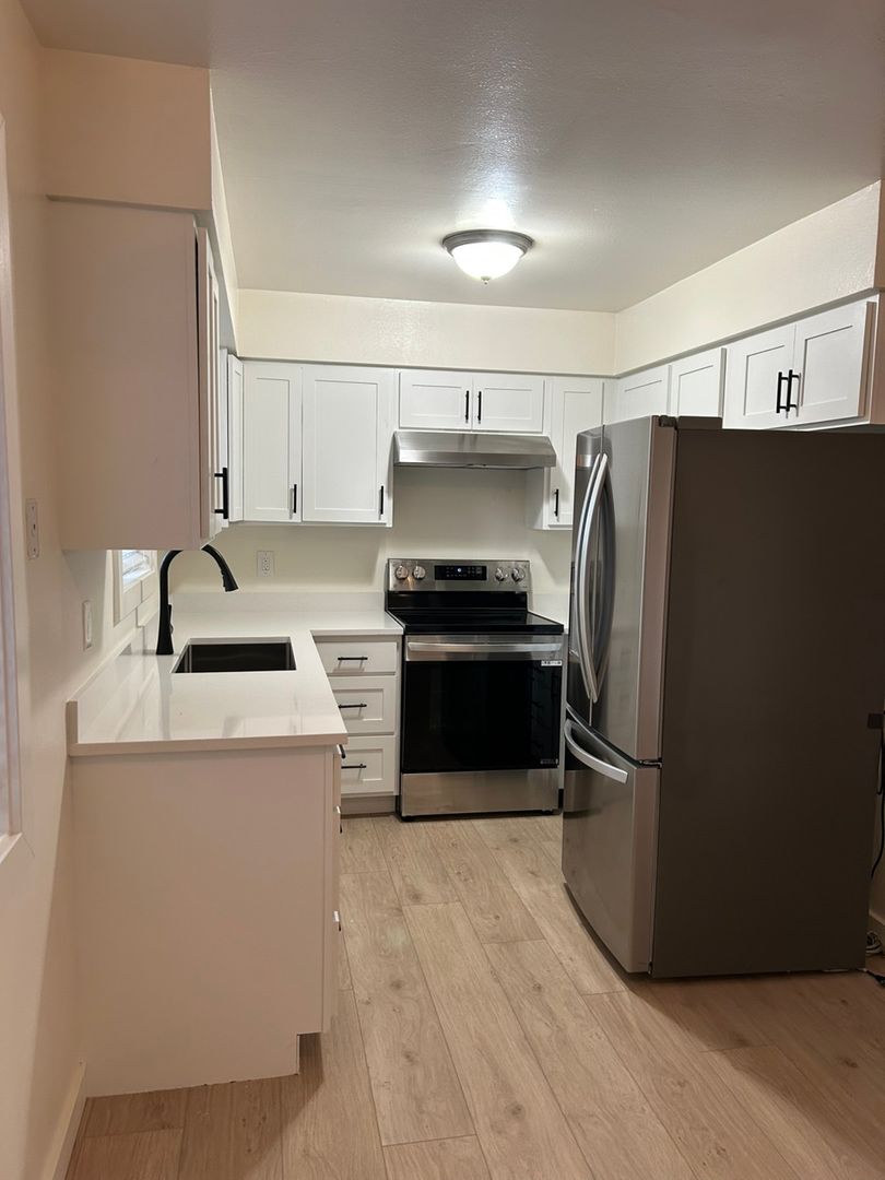 Tigard Apartment: 11380 SW Greenburg Rd