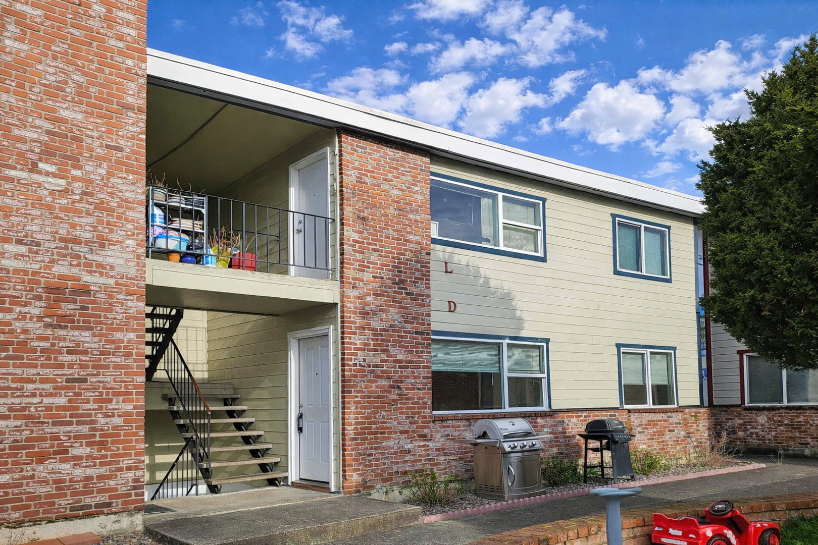 Portland Apartment: 780 NW Joy Ave