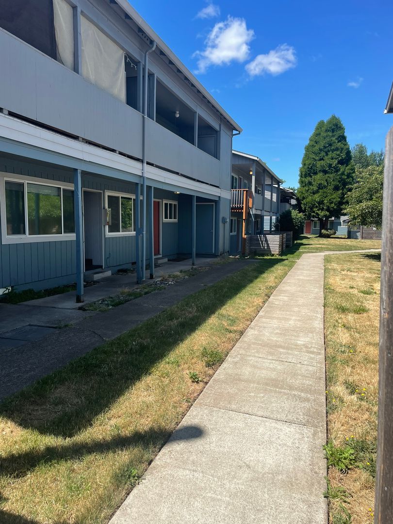 Beaverton Apartment: 4085 SW 160th Ave