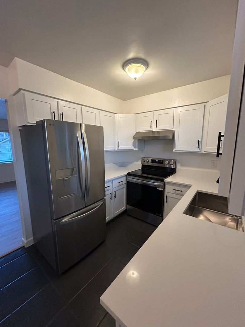 Tigard Apartment: 11380 SW Greenburg Rd